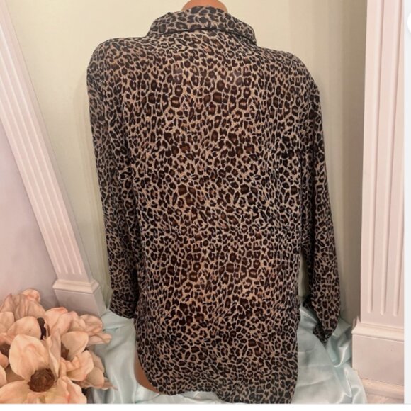 Secret Treasures. Size Medium. Pajama Top Shirt. Chiffon. Animal Print. B123 - Picture 4 of 4